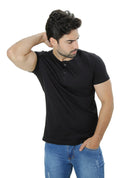 Camiseta Masculina Henley com 4 Botões Frontais e Manga Curta